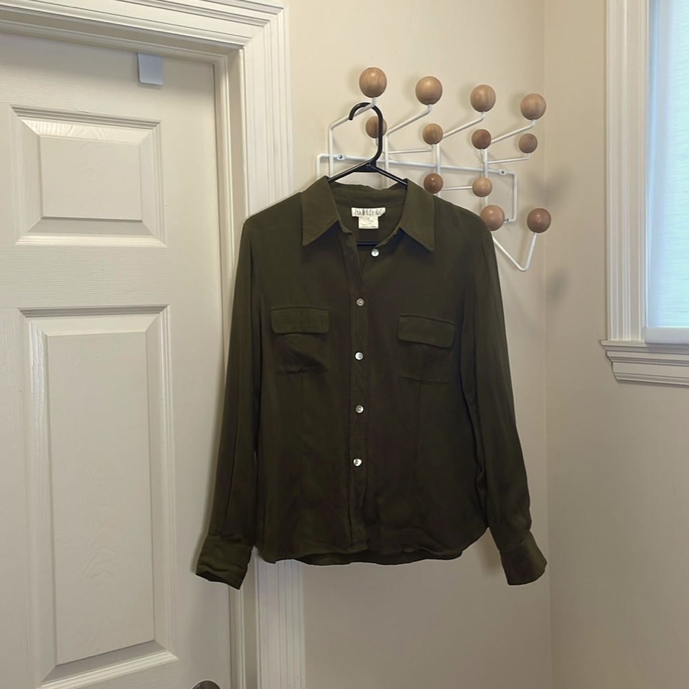 Femme De Carriere - Silk Long Sleeve Button Down Shirt Pearl Buttons Green - S